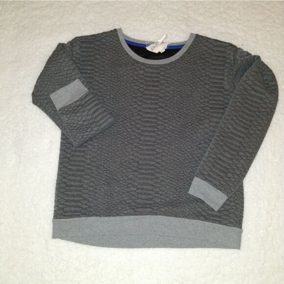 Two by Vince Camuto Snake Imprint Sweatshirt - Picture 2 of 6